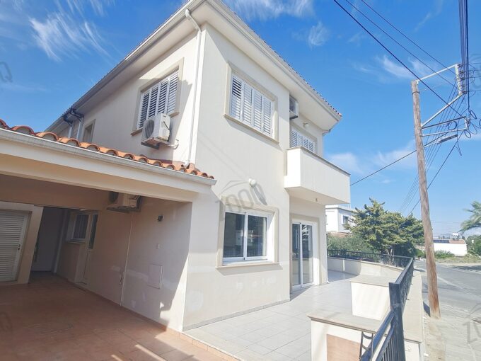 3 Bed House For Rent In Makedonitissa